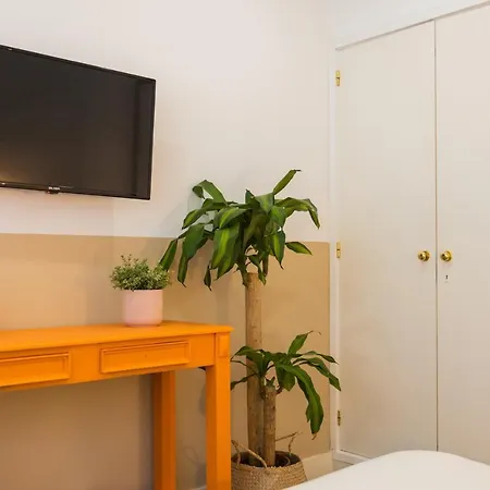 Nona Urban Lodging Bed & Breakfast