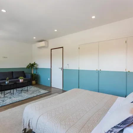 Nona Urban Lodging Bed & Breakfast 2*