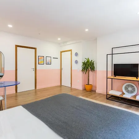 فندق مبيت وإفطار Nona Urban Lodging براغا